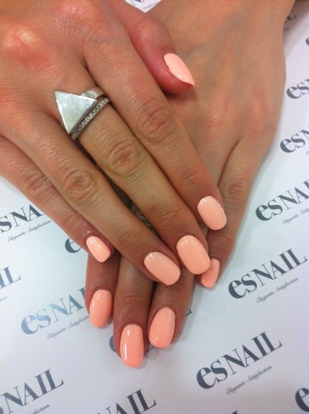 pastel neon peach… essie van dgo