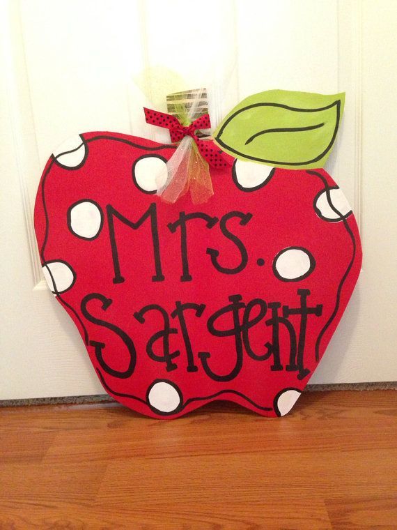 Red Apple Door Hanger Wood Cut Out Wreath Back to School Teacher Door Decor