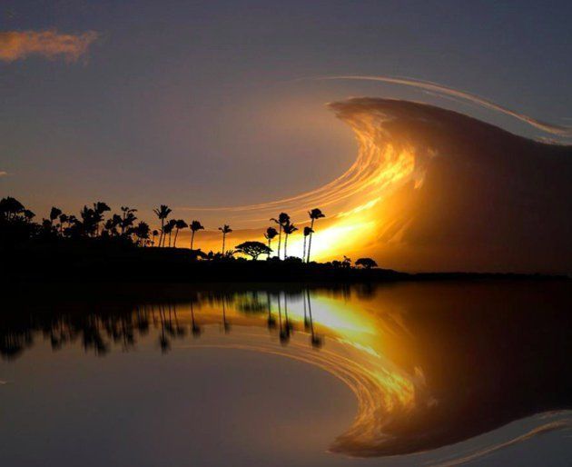 Sky wave in Costa Rica – Beautiful picture of an evening sky with a wave of clou