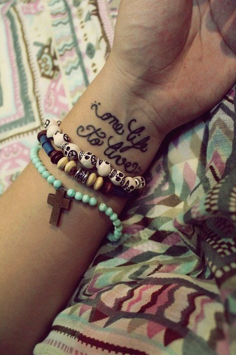 Vintage Black Short Life Quote Tattoos for Girls – Meaningful Wrist Short Life Q