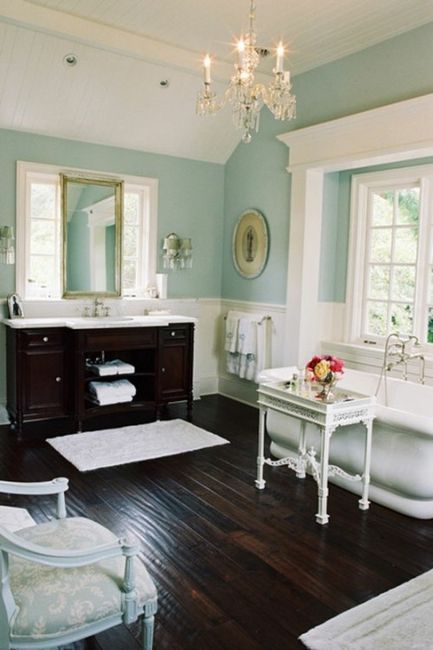 Bathroom color? – LOVE this color, bathroom or hallway perhaps?  Green livingroo