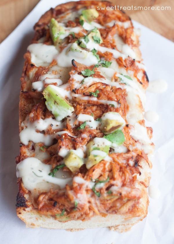 BBQ Chicken Ranch French Bread  – 8 flavorful ingredients, 15 minutes, and SCORE