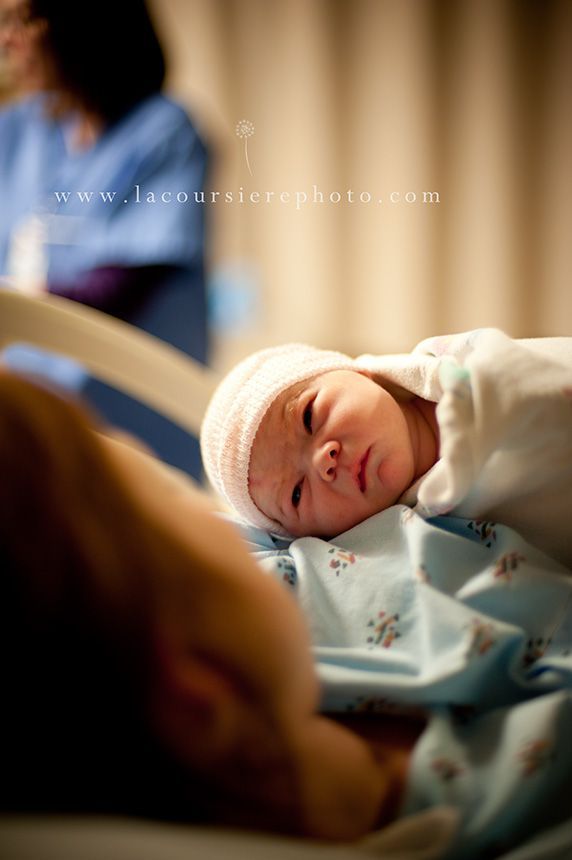 GORGEOUS birth photography by LaCoursiere Photography {www.lacoursierephotograph