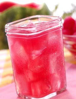 Oh wow…Watermelon vodka, lemon lime soda, cranberry juice and ice. This will b