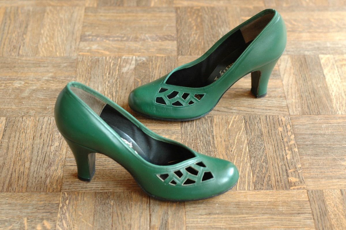 vintage NOS 1940s shoes / 40s green baby doll pumps