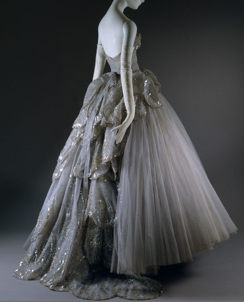 DIOR “Venus” ball gown 1949