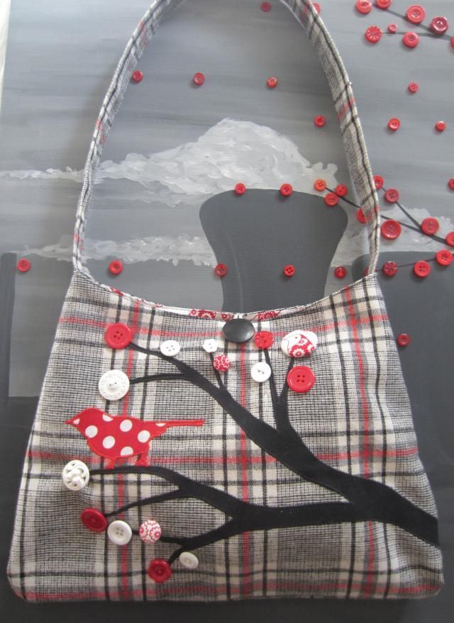 DIY Button Craft: DIY Button Tree Bag