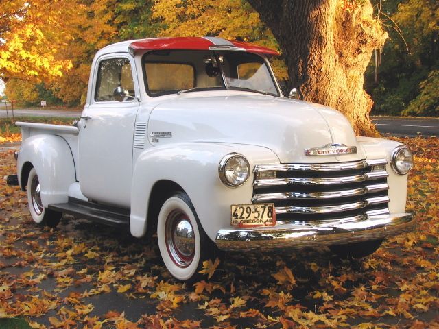 great old pickup!  would love to have one of these to “putt” around in!    1950