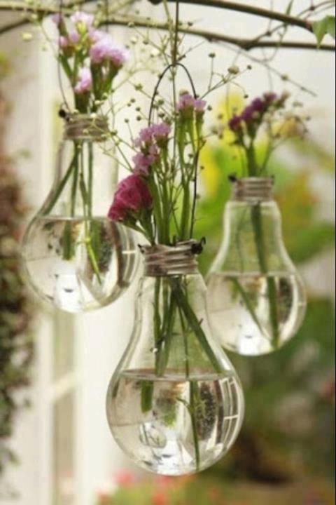 How beautiful! Cute flower vase from old lightbulbs (light bulb, reduce, reuse,