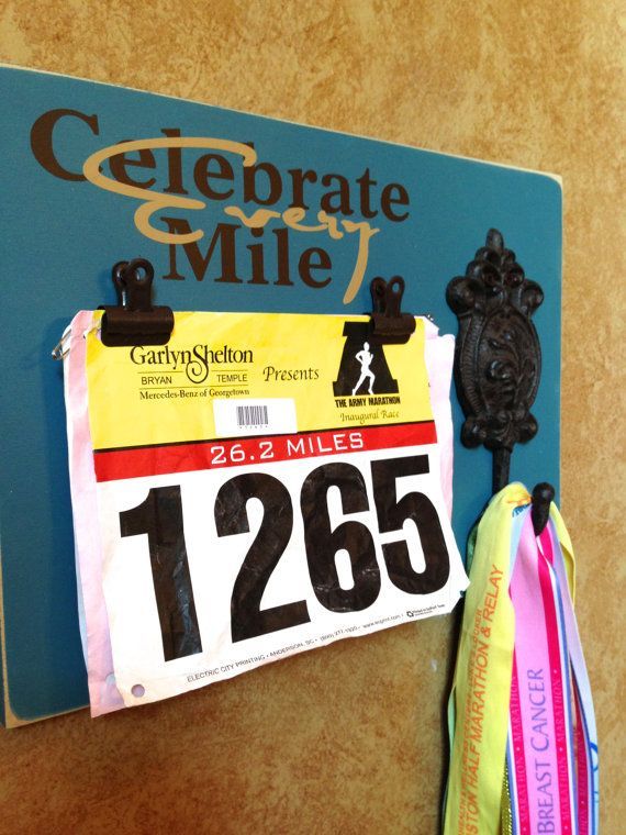 I need something like this! Race medal and bib holder  by FrameYourEvent