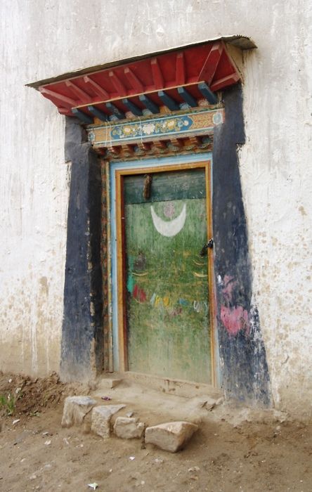 Tibetian moon door