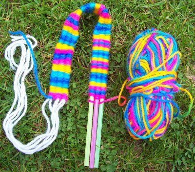 truebluemeandyou:    DIY Weaving with Drinking Straws.Skinny = 3 straws, Wider =