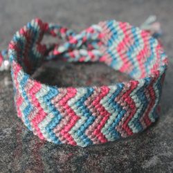 DIY tutorial – how to make a double chevron friendship bracelet. Great gift for