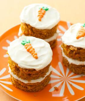 Individual carrot cakes; be prepared!  this is what will be the dessert served a