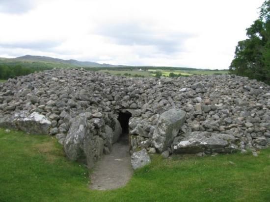 4000 yr old Scottish Cairn