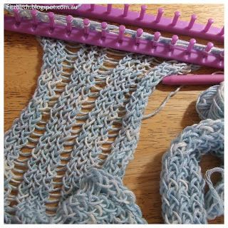 A quick (and easy) loom knit scarf. The perfect project for a crafty weekend.  E