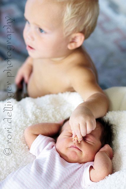So hilarious. Baby and sibling photo