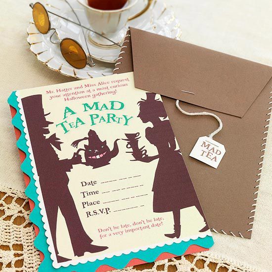 Alice in Wonderland Party Invitations  Remind guests that they cant be late for