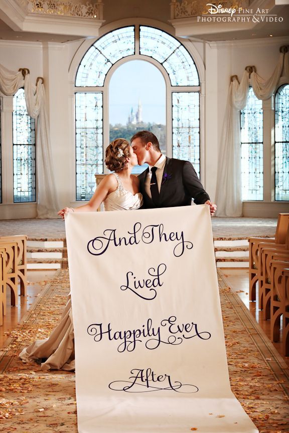 “And they lived happily ever after” – This Disney couple used their aisle runner