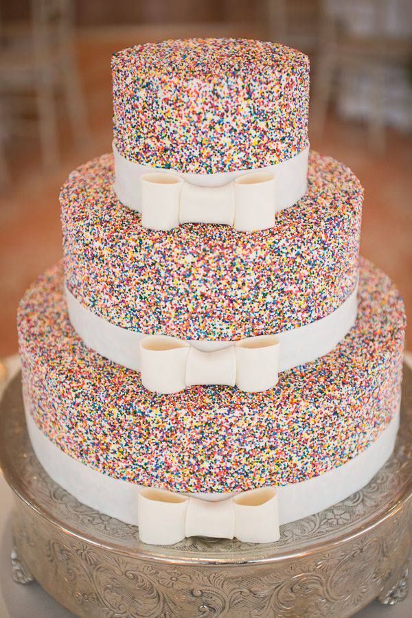 Sprinkle cake with ribbons