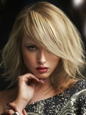 Statement Medium Haircut Ideas – Get into the groove of the party season with on