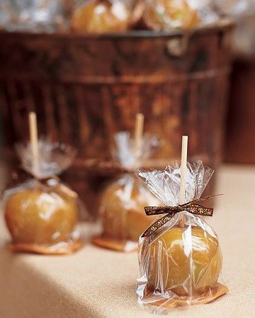 wedding favor ideas for a Rustic wedding or cut apple slices for smaller portion
