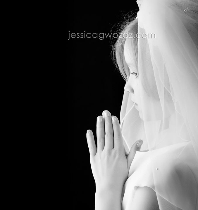 First Communion Photo Ideas – it would be great to have a photographer take this