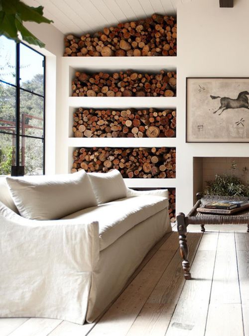 Like this design where rustic logs become the center piece of this decor :) #woo