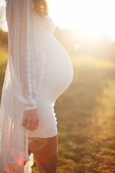 maternity photo ideas | Cute Pregnancy Photo Ideas