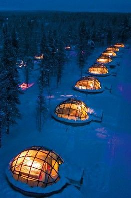 Renting a glass igloo in Finland to sleep under the northern lights