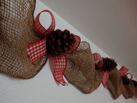 Rustic Christmas garland – Love this! Doing this!