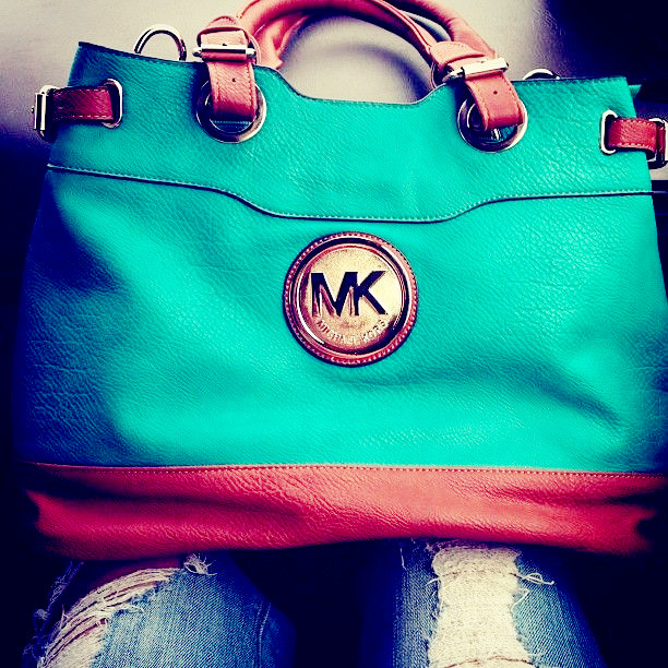 Website For Discount Michael Kors Handbags! Super Cute! Check It Out!!!