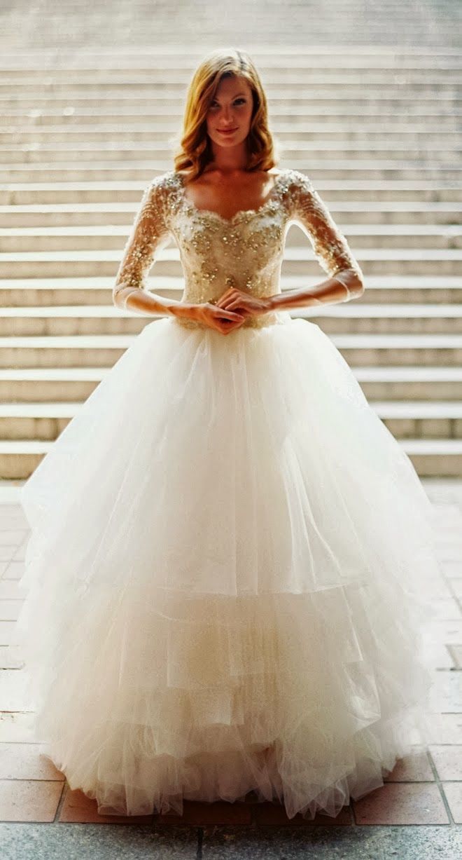 Winter Wedding Dresses – Belle the Magazine . The Wedding Blog For The Sophistic