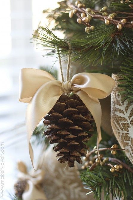 Pine Cone Bow Ornament…..and other Dream Tree Challenge details (for those who