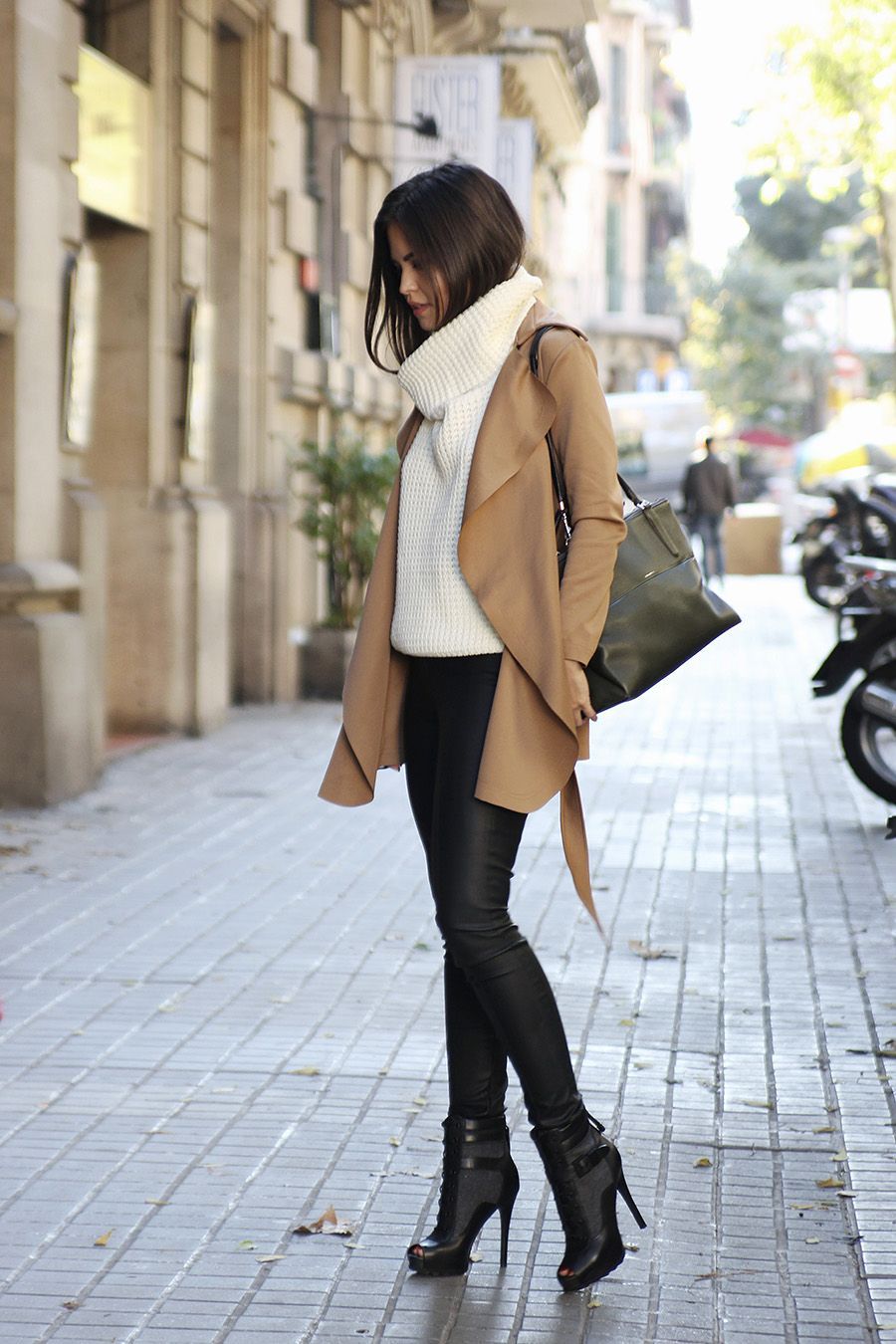 Street style | Camel, black and white.