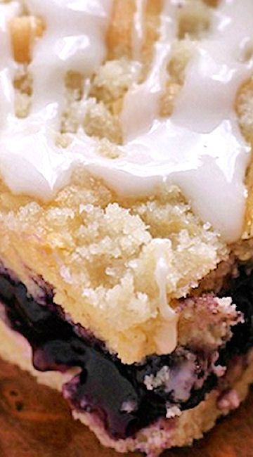Blueberry Cream Cheese Coffee Cake ~ Delicious Coffee Cake Stuffed with Blueberries and Cream Cheese! Topped with a Crumb Topping and