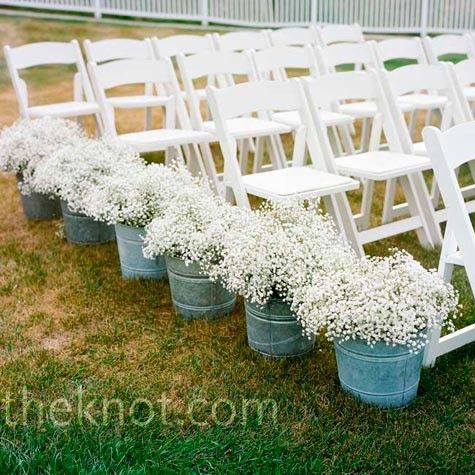 So sweet! Those tin tubs? Ridiculously cheap. And babys breath? Also ridiculously cheap. This is an all-around cheap solution, my friends. I love