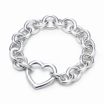 Return to Tiffany Bracelet. Happiness is in a Tiffany Blue Heart! So cute. #jewellery Tiffany #Tiffany