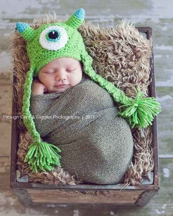 This friendly monster: | 29 Newborns Who Really Nailed Their First Photo Shoot