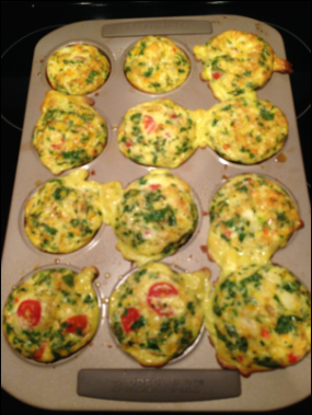 21 Day Fix Approved Egg Muffins! Makes 12 muffins. 1 red, 1/2 green, 1/2 blue (if you add feta!) = 2 muffins/serving Prep Sunday