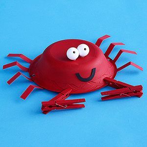 Crab Hat  Feeling crabby? Perk up with a crab hat made from a paper bowl and clothespin claws!   -would be cute for beach themed