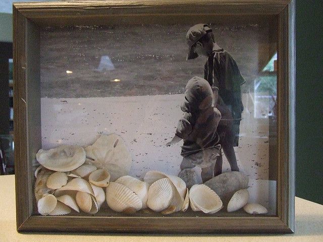 Great Idea: Shell Shadowbox w/ beach photo ~ what to do with all those shells the kids collect on trips! (pic only)