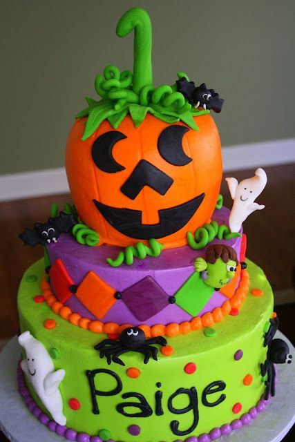 Halloween 1st Birthday Cake. Although my kids birthdays arent on Halloween, its still cute and Id make this for a Halloween party