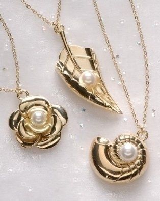 Kappa Delta -Nautilus shell with pearl and rose with pearl necklaces