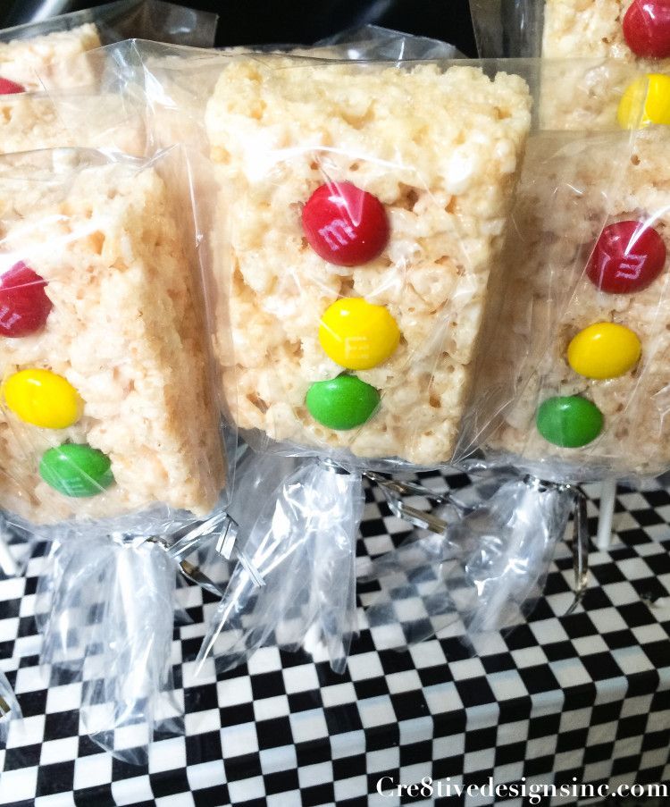 These traffic light rice cereal treats are great for a monster truck birthday!