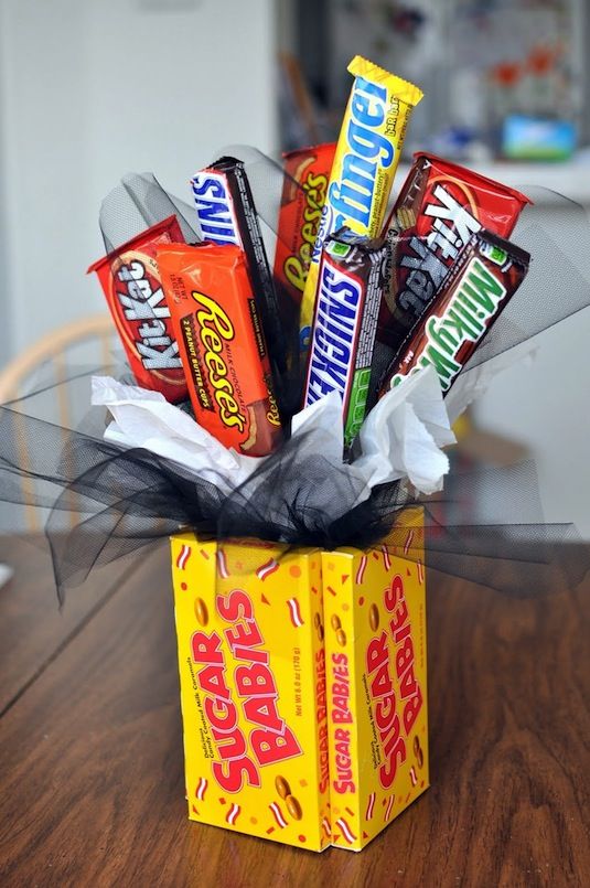 Candy Bouquet -   35 Easy DIY Gift Ideas
