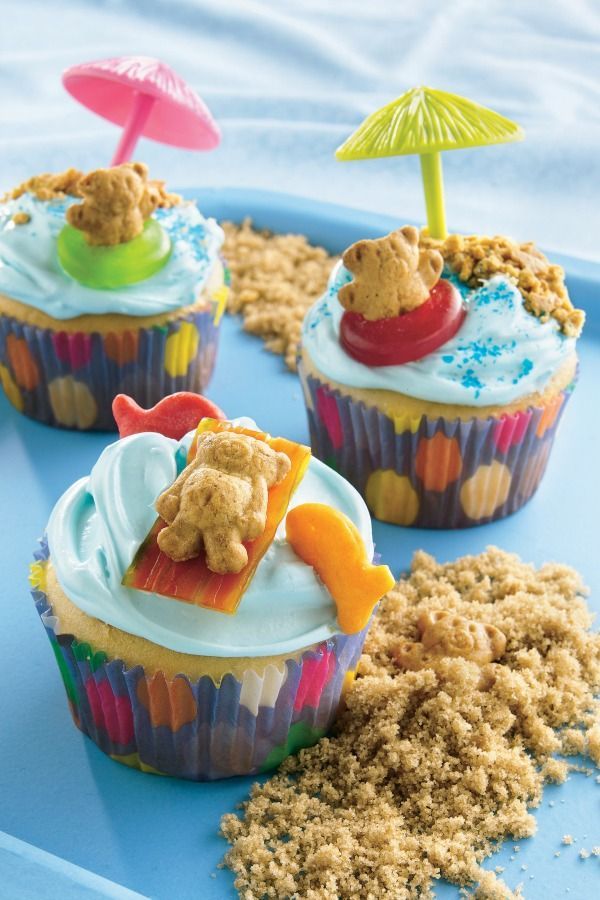 Adorable frosted cupcakes are perfect for a beach day or summer birthday party!