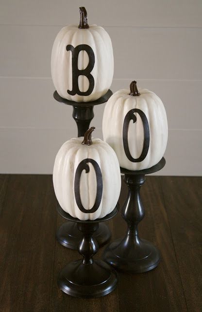 BOO Pumpkins // this would be perfect on a Halloween Buffet table.