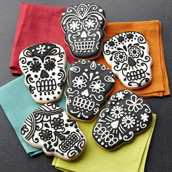 Day of the Dead Skull Cookies – Celebrate the departed with these lively color flow treats! The skull Comfort Grip cutter creates