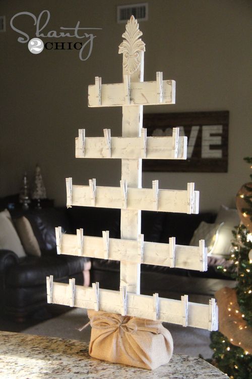 DIY Christmas Tree Advent Calendar Something like this might be fun to put christmas cards on